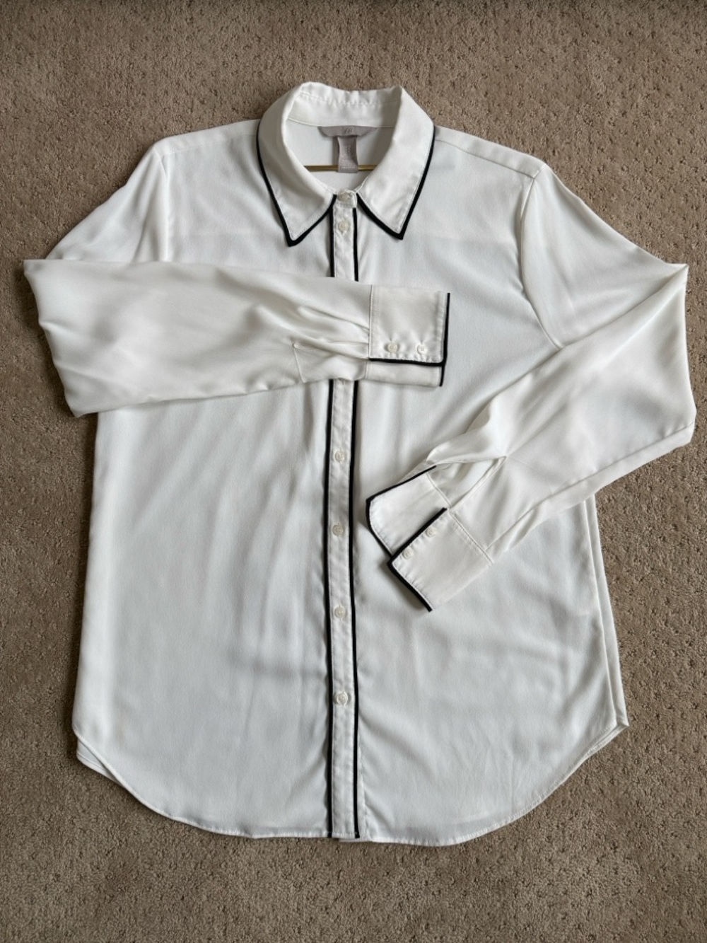 H&M LS Button Up Blouse, White w Black Piping, Size M